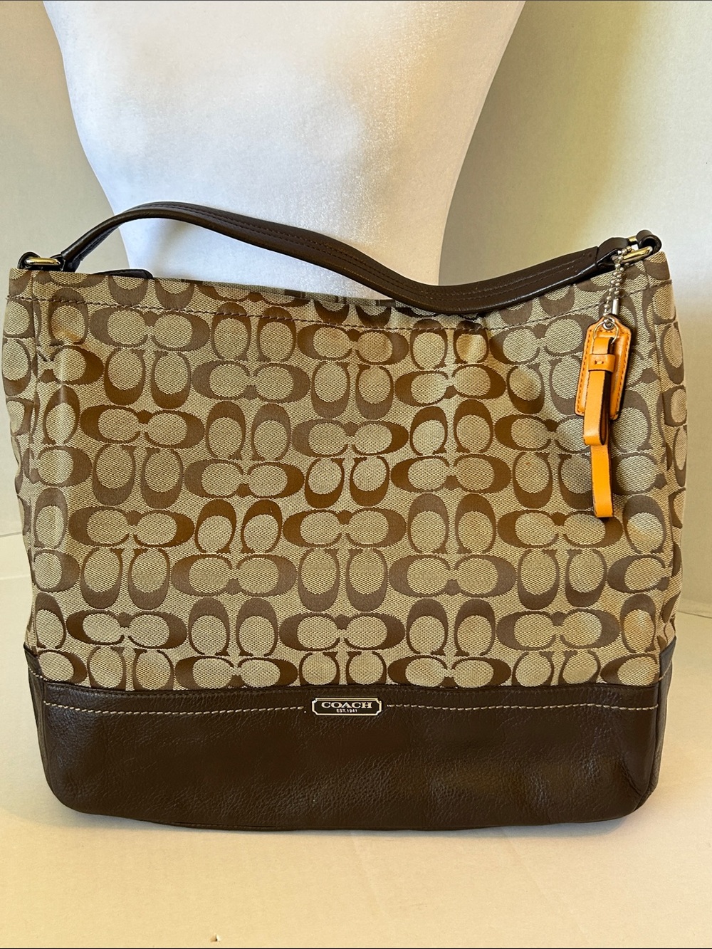 COACH F23279 PARK SIGNATURE HOBO SHOULDER BAG IN KHAKI & MAHOGANY